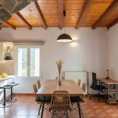 Myrsini Traditional Hillside Holiday home *