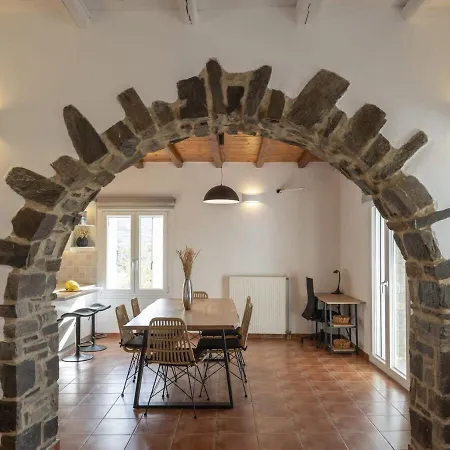 Myrsini Traditional Hillside Holiday home *